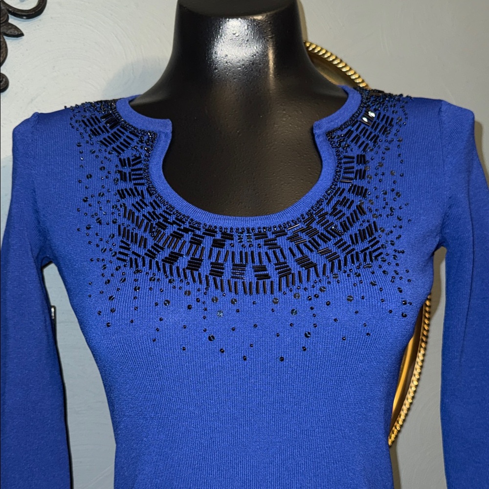 Cable & Gauge Royal Blue Embellished Scoop Neck Top 3/4 sleeves - Picture 2 of 4